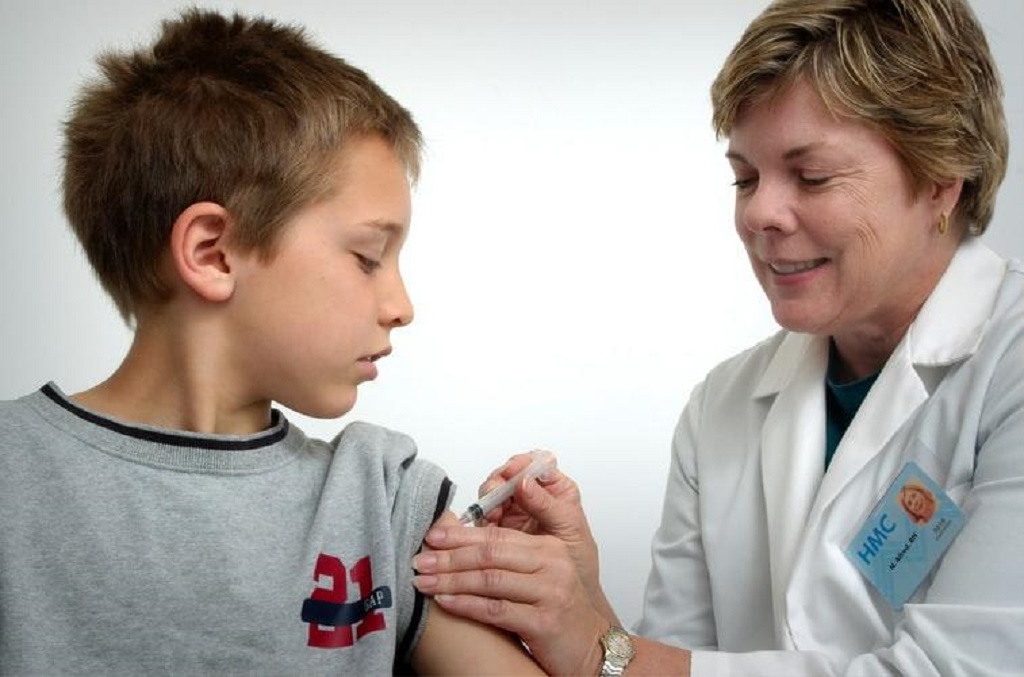 Dampak Imunisasi Anak - Sekolah Prestasi Glogal