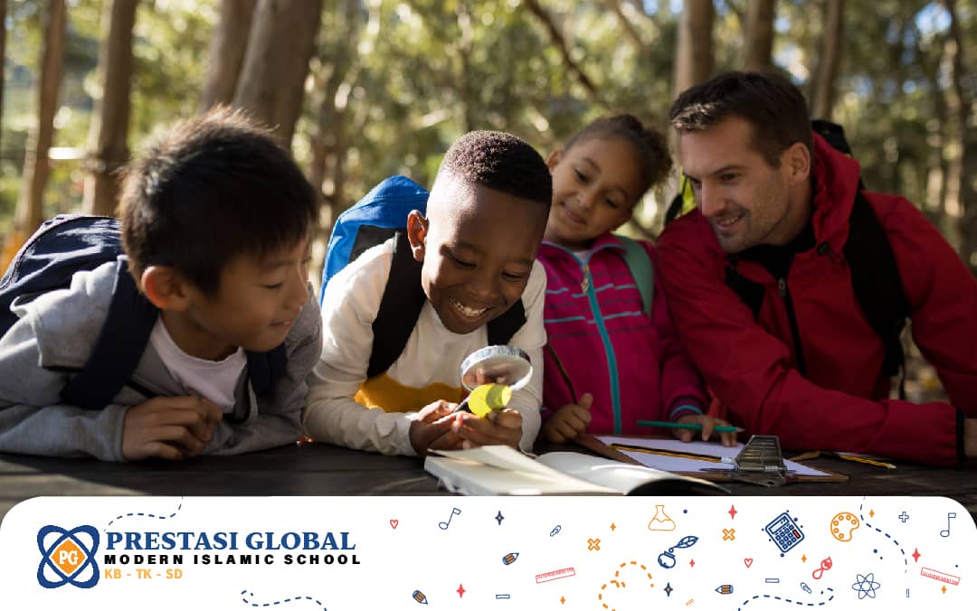 Tips Untuk Orang Tua Dalam Menemani Anak TK Selama Belajar - Sekolah Prestasi Global