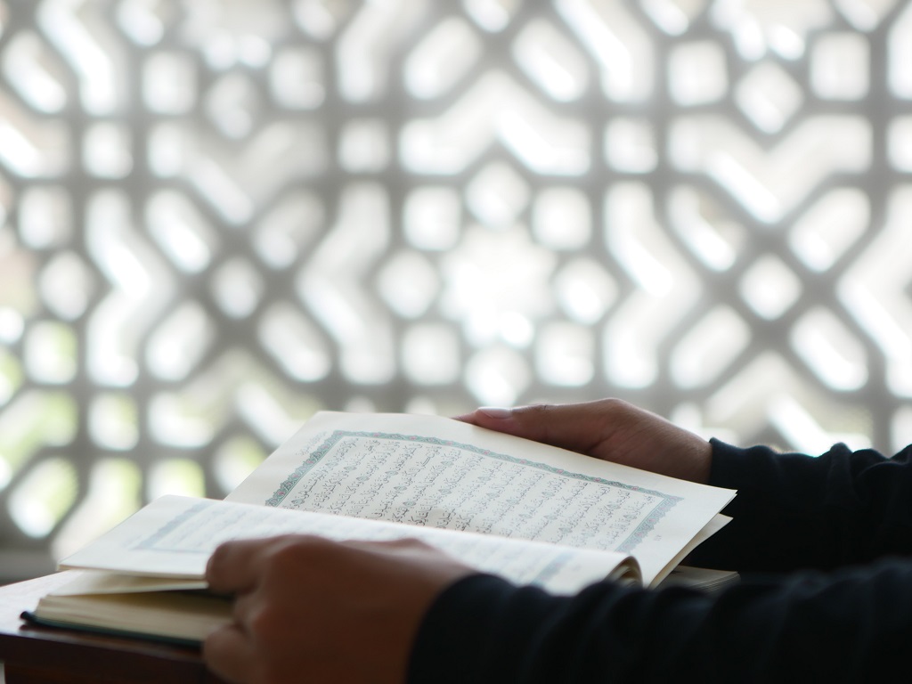 Surat Al Waqiah: Bacaan, Kandungan dan Keutamaannnya - SEKOLAH PRESTASI